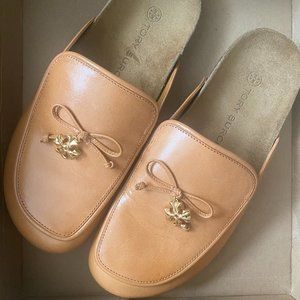 Tory Burch Tory Medallion Charm Loafer Mules (womens size 7.5)